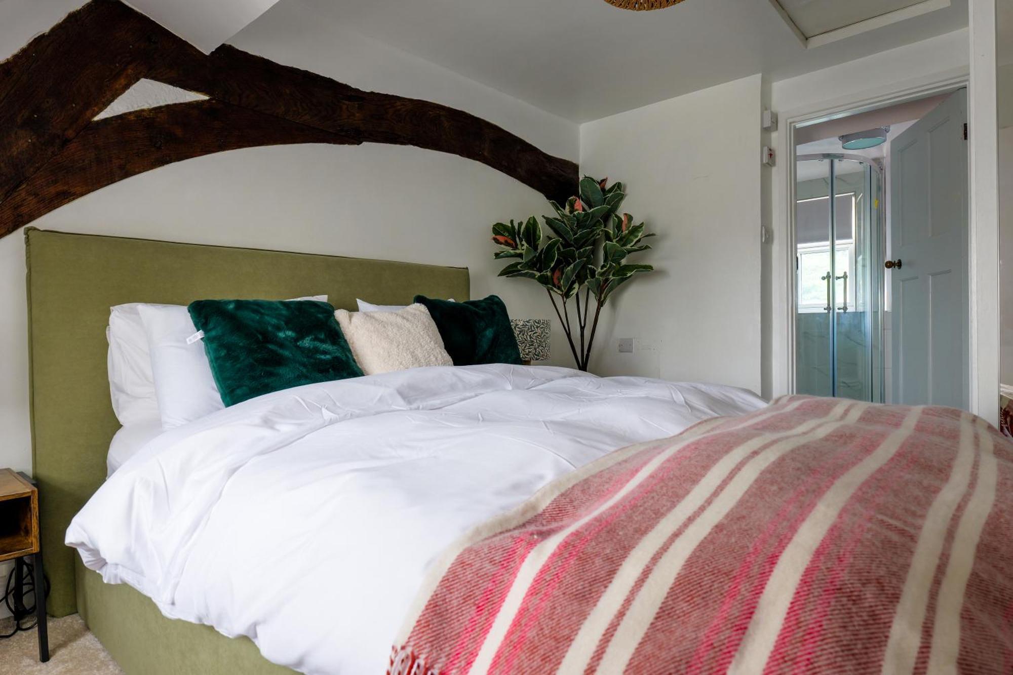 Remarkable Cotswolds 1 Bedroom In Holiday home *