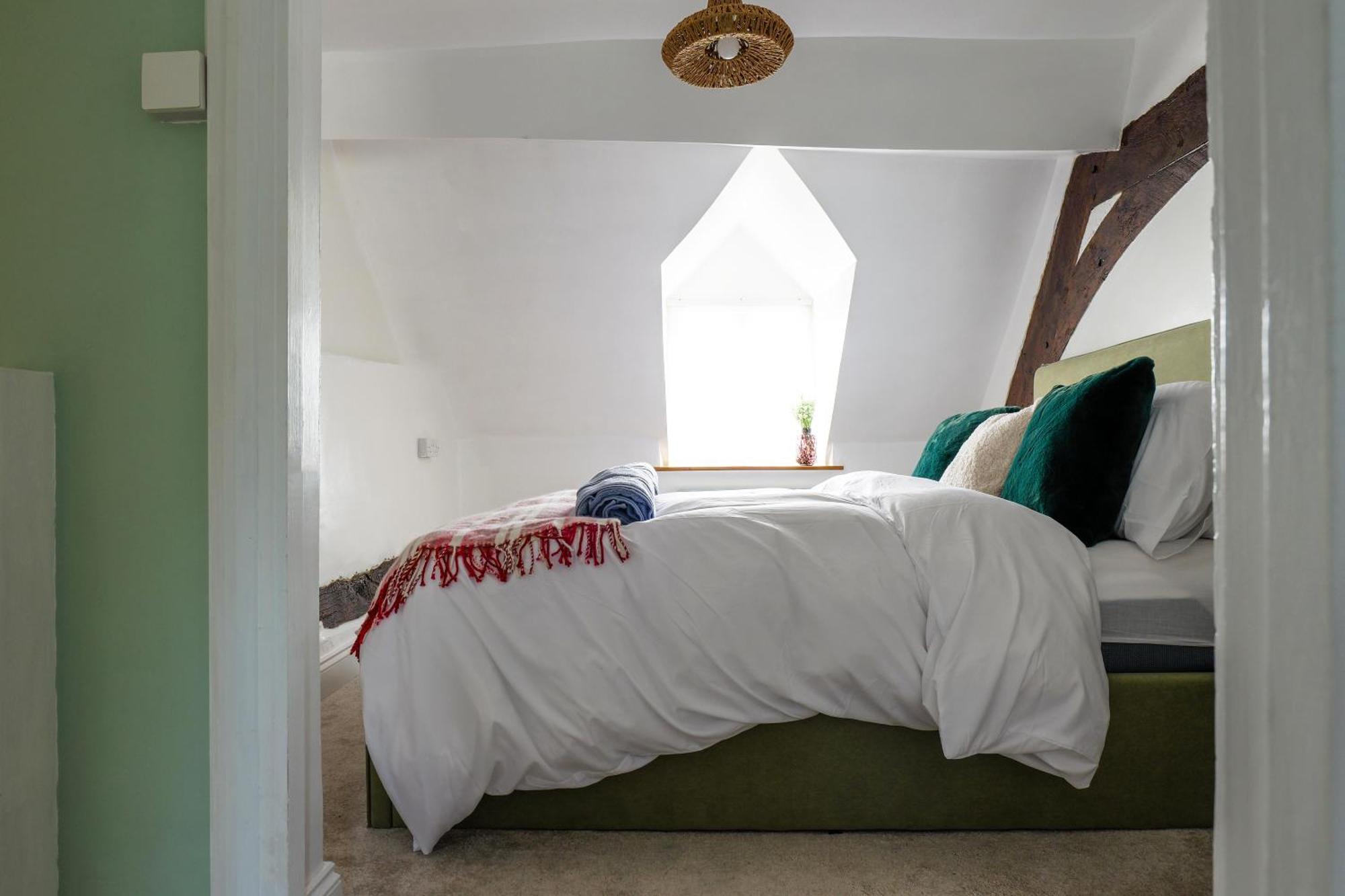 Remarkable Cotswolds 1 Bedroom In *