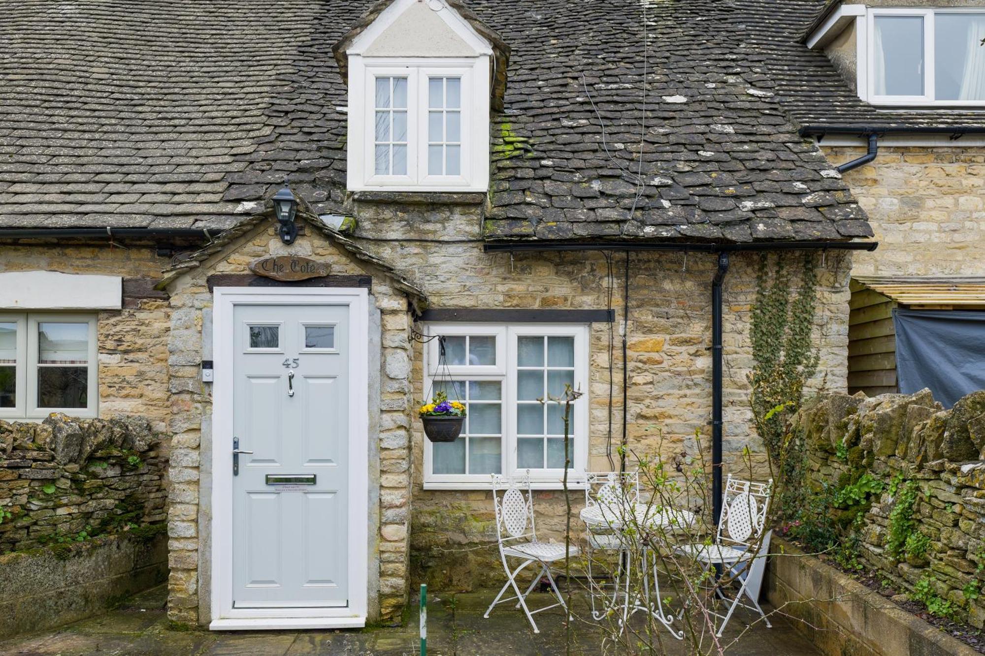 Remarkable Cotswolds 1 Bedroom In *
