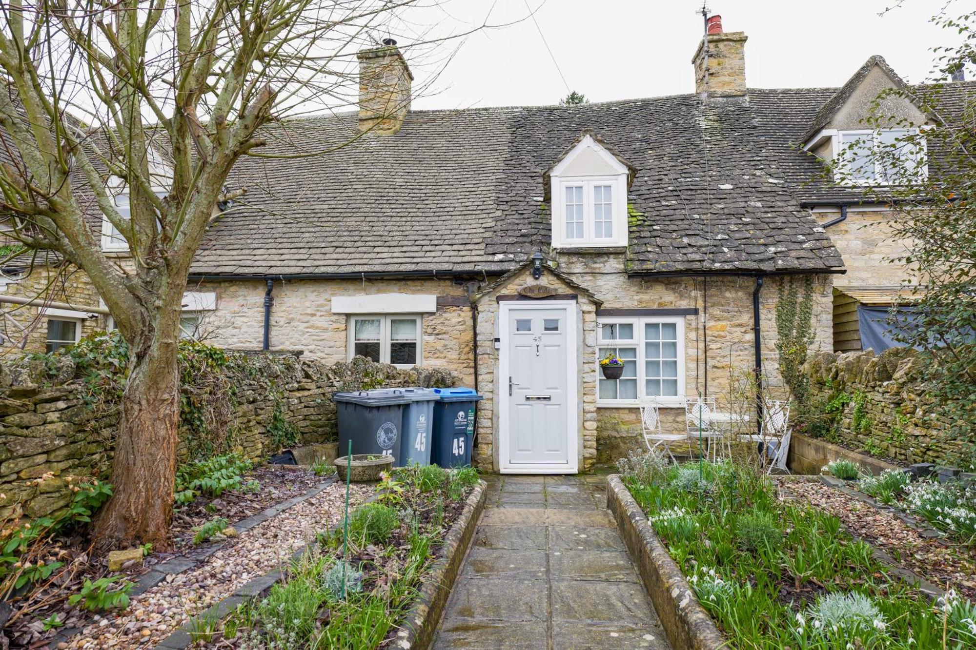 Remarkable Cotswolds 1 Bedroom In *